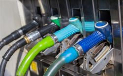 Carburantes y surtidor